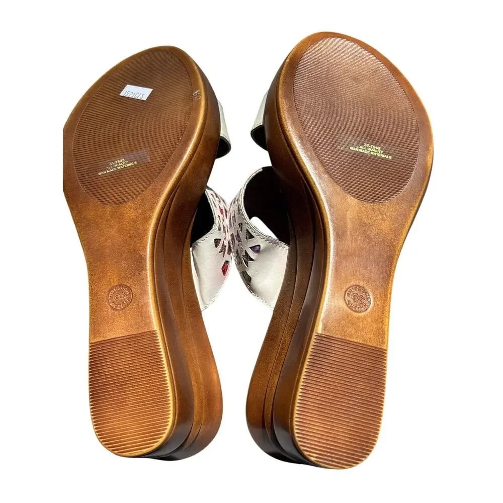 Tuscany by Easy Street Viniko Sandals 9.5 W Leather Never Worn Comfort Shoe Boho